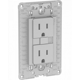 Toma de corriente dúplex 2P+T 15A con protección GFCI 127 Vca. Aluminio